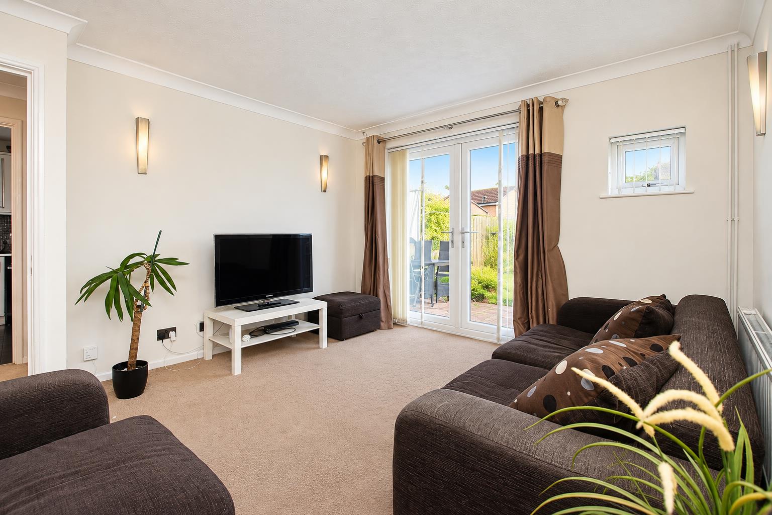 2 bed property in Chepstow Drive, Milton Keynes